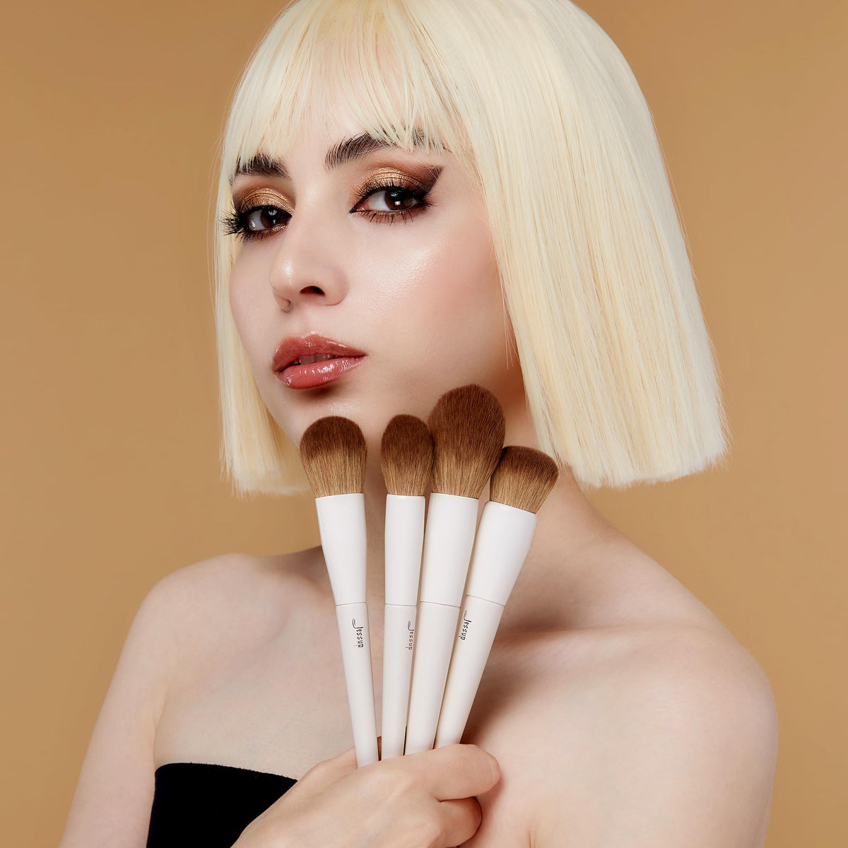 Jessup contour brush for precise application