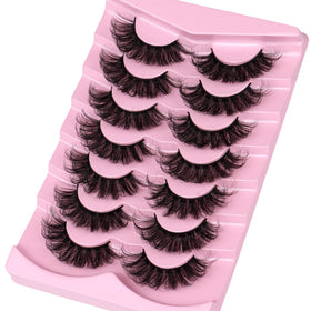 JIMIRE Mink Fluffy Eyelashes in a beauty setting