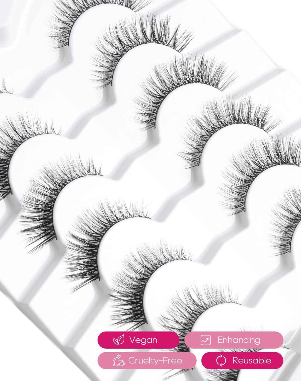 Jiocolor Natural Cat Eye Lashes on model's eyes