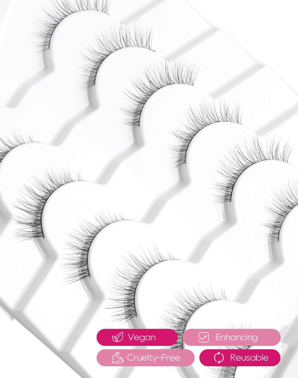 Jiocolor Short Lashes Natural Look Wispy on model