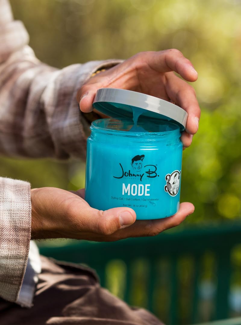 JOHNNY B. Mode Gel application on hair