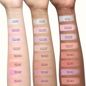 Joocyee AURA Glazed Blush Highlighter Pink Glow with makeup brushes