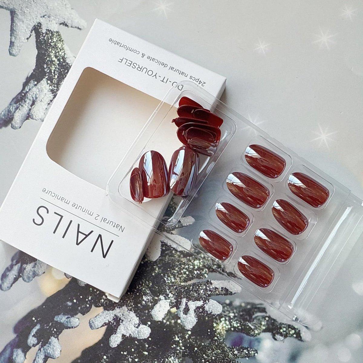 juggssa Press On Nails in elegant packaging