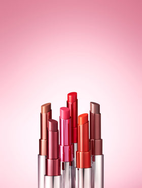 JUNG SAEM MOOL Classic Glaze Lipstick Apple-Flirting in lifestyle setting