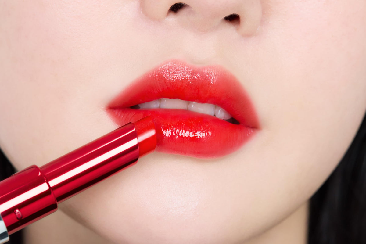 JUNG SAEM MOOL Classic Glaze Lipstick Apple-Flirting with packaging