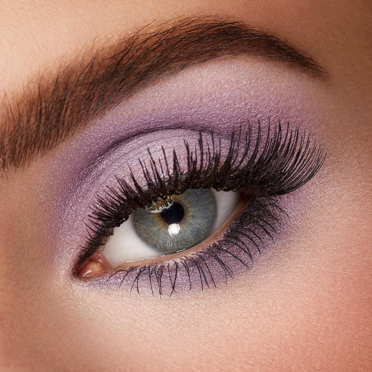 Kiko Milano High Pigment Eyeshadow 45 in shimmering finish applied on eyelid