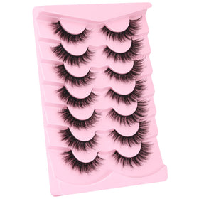 Kiromiro Cat Eye False Eyelashes in lifestyle setting