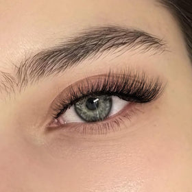 Kiromiro Faux Mink False Lashes close-up of wispy design