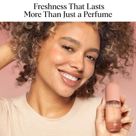 Kitsch Hair Perfume Amber Shores mist spray application