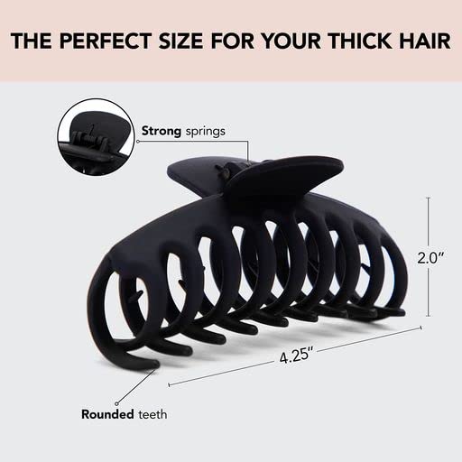 Kitsch Large Hair Clip Black model close-up