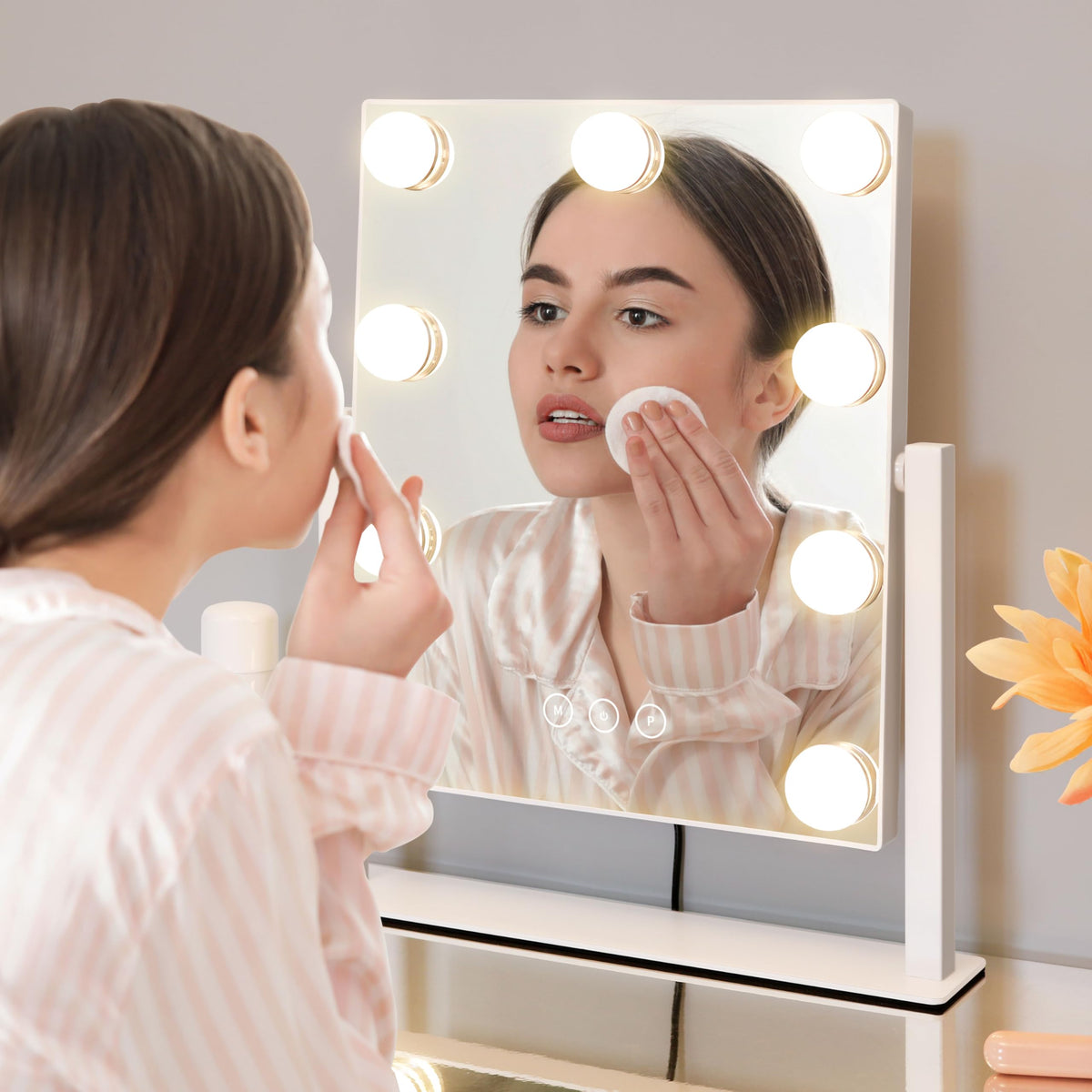 Kotdning Vanity Mirror with 9 dimmable bulbs in a dressing room