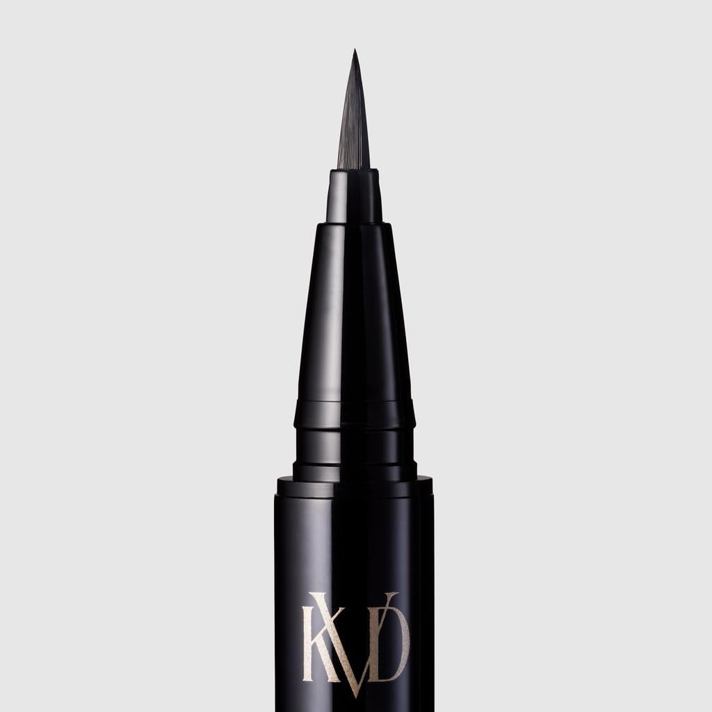 KVD Tattoo Liner Mad Max Brown close-up of brush tip