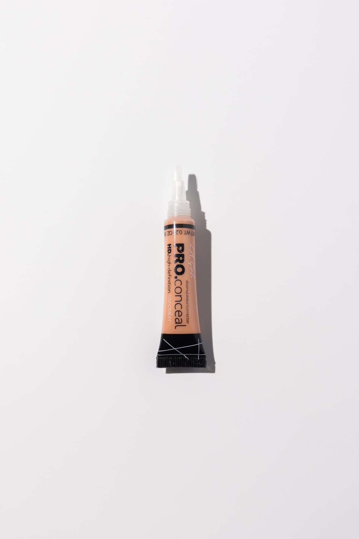 L.A. Girl HD Pro.Conceal Classic Ivory 9g texture close-up