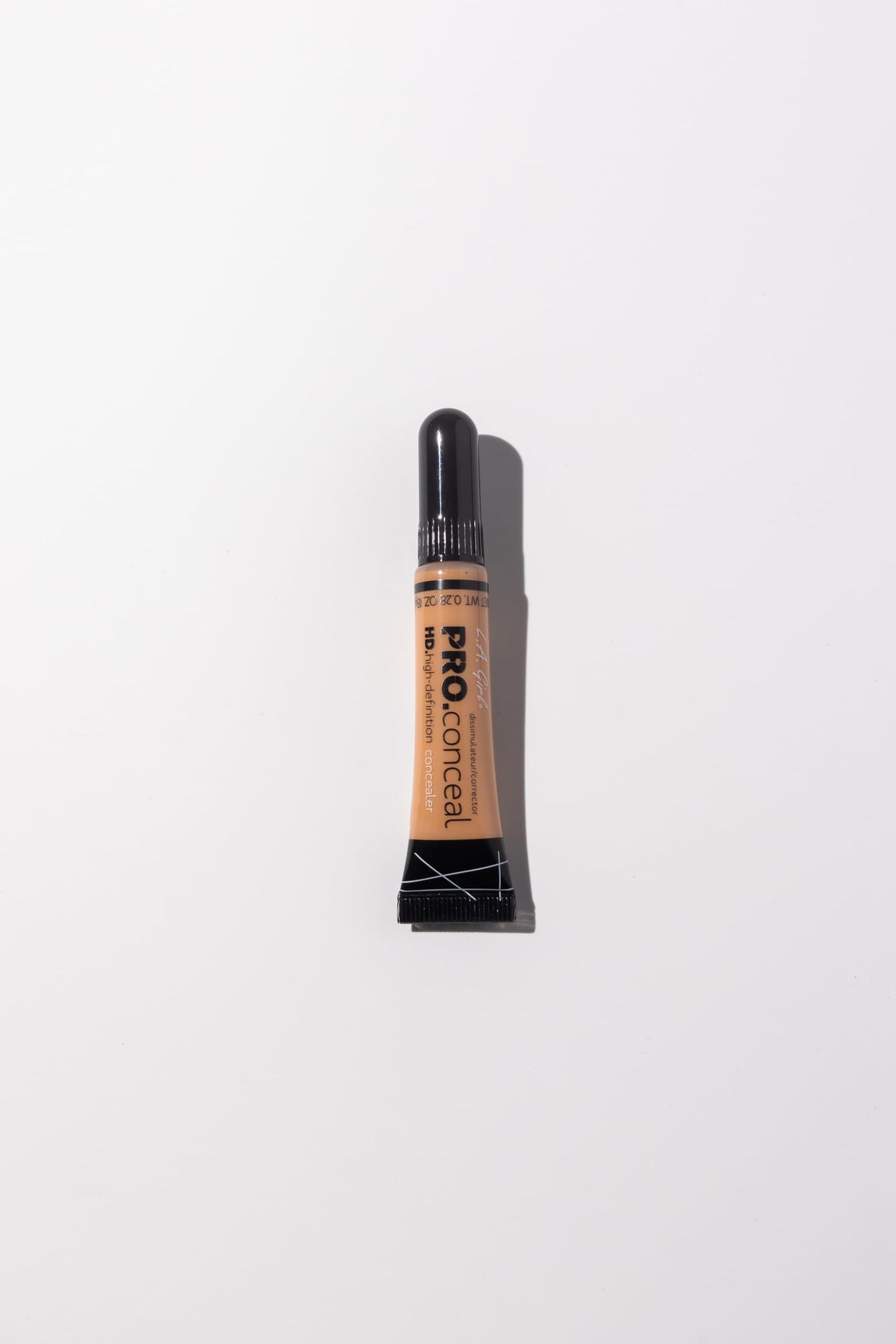 L.A. Girl HD Pro.Conceal Creamy Beige tube with brush tip