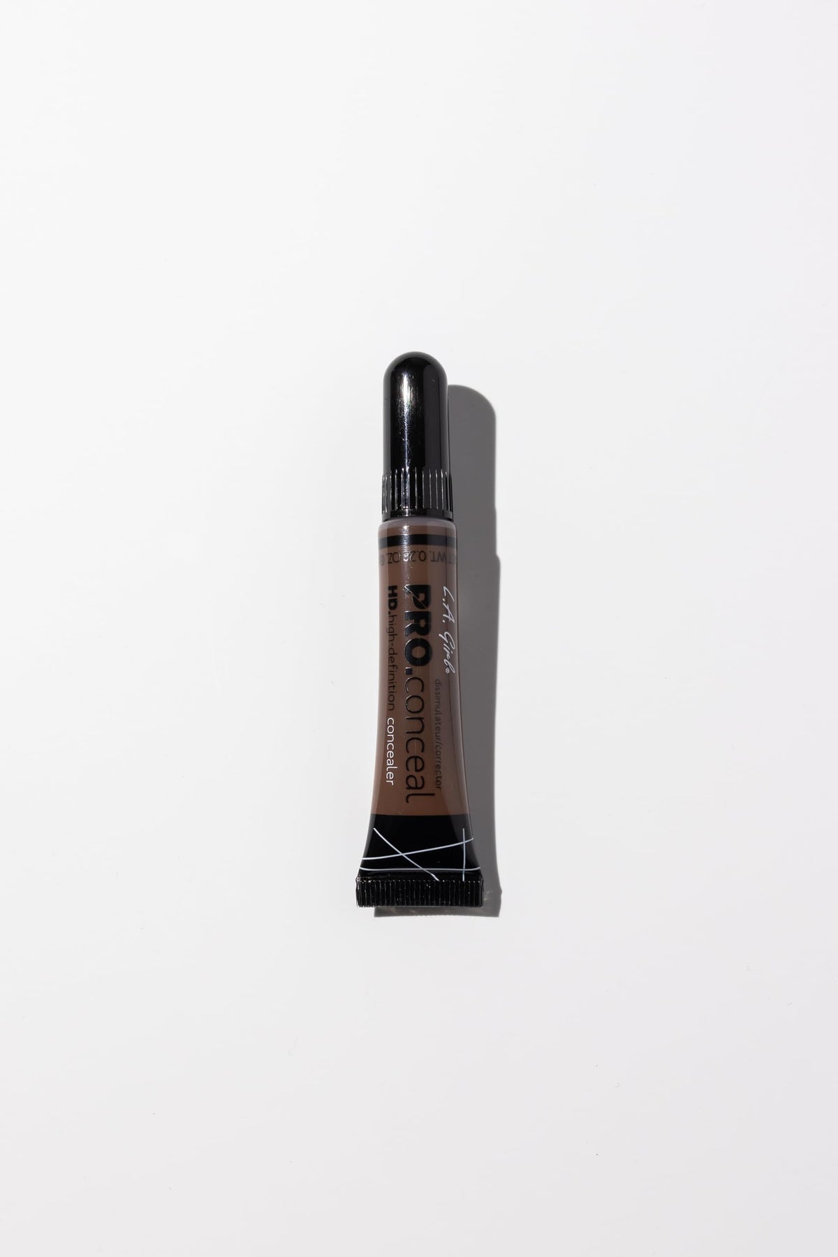 L.A. Girl HD Pro.Conceal Mahogany 9g brush tip applicator