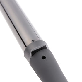 L'ANGE HAIR Le Curl 32 MM Titanium Curling Wand close-up of barrel