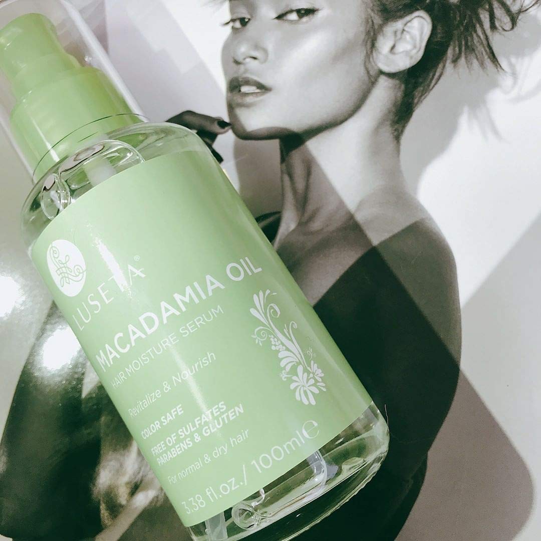 L LUSETA Macadamia Oil Hair Moisture Serum close-up of pump