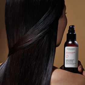 L'OCCITANE Intensive Repair Anti-Frizz Serum application on hair