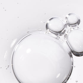 L'Oreal Paris Elvive Hyaluron + Pure Oil Erasing Scalp Serum lifestyle scene