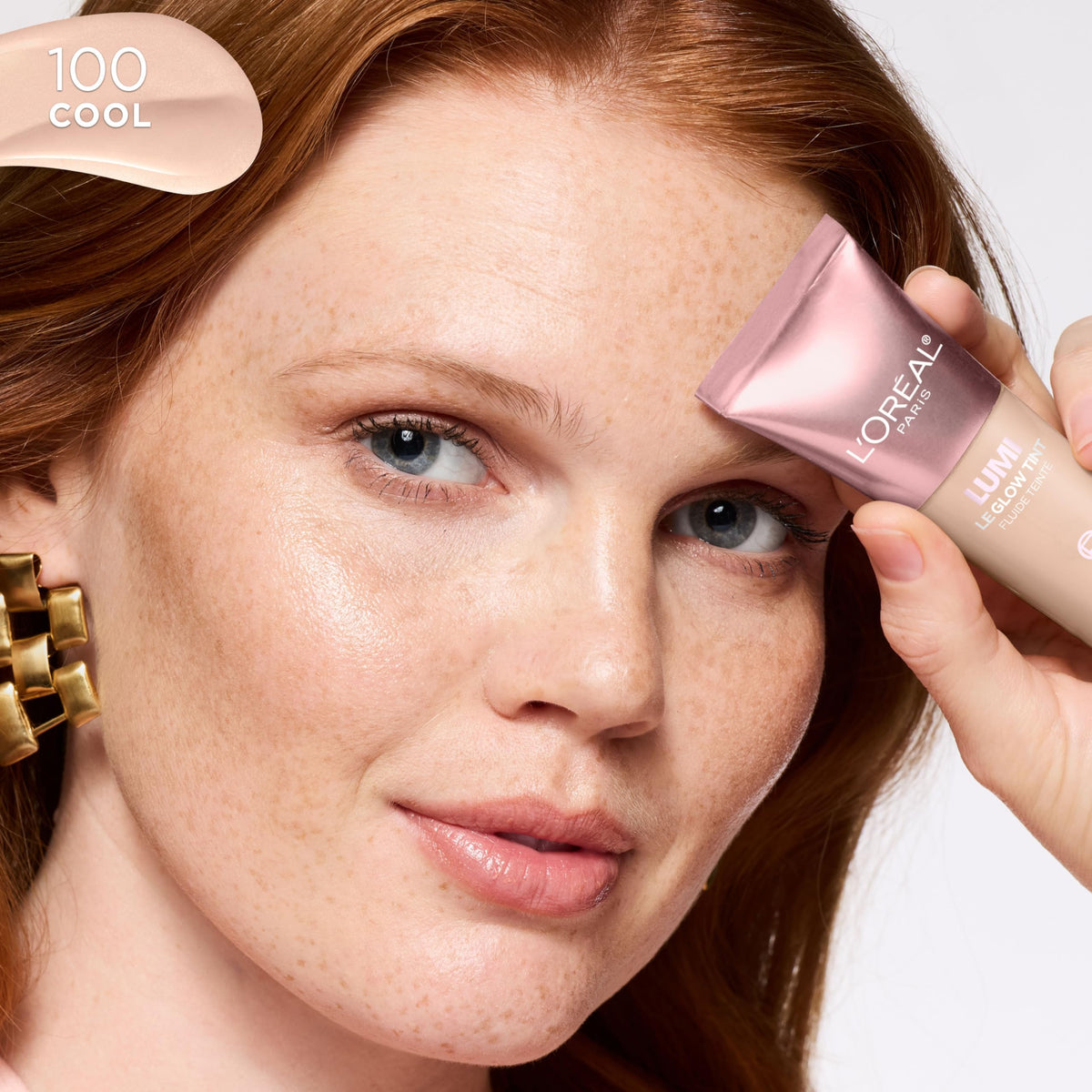 L'Oreal Paris Lumi Le Glow Tint Fluid Foundation application on skin