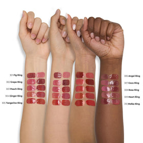 Laka Jelling Nude Gloss 4.5g on model's lips