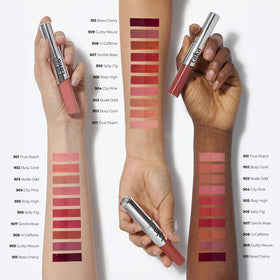 Laka Perfect Twin Lip glossy finish applied on lips