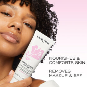 Lancôme Créme Mousse Confort Foaming Facial Cleanser texture close-up