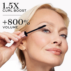 Lancôme Curl Goddess Mascara 01 Black applied to lashes