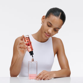 Lancôme Idôle Eau de Parfum lifestyle scene on vanity