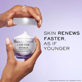 Lancôme Rénergie H.P.N. 300-Peptide cream application on skin