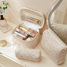 Large HBselect makeup bag showing double zipper detail