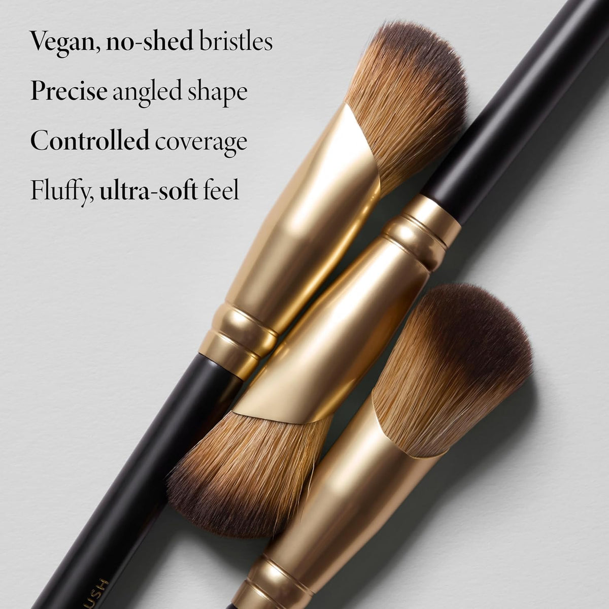 LAURA GELLER Angled Precision Concealer Brush in makeup kit