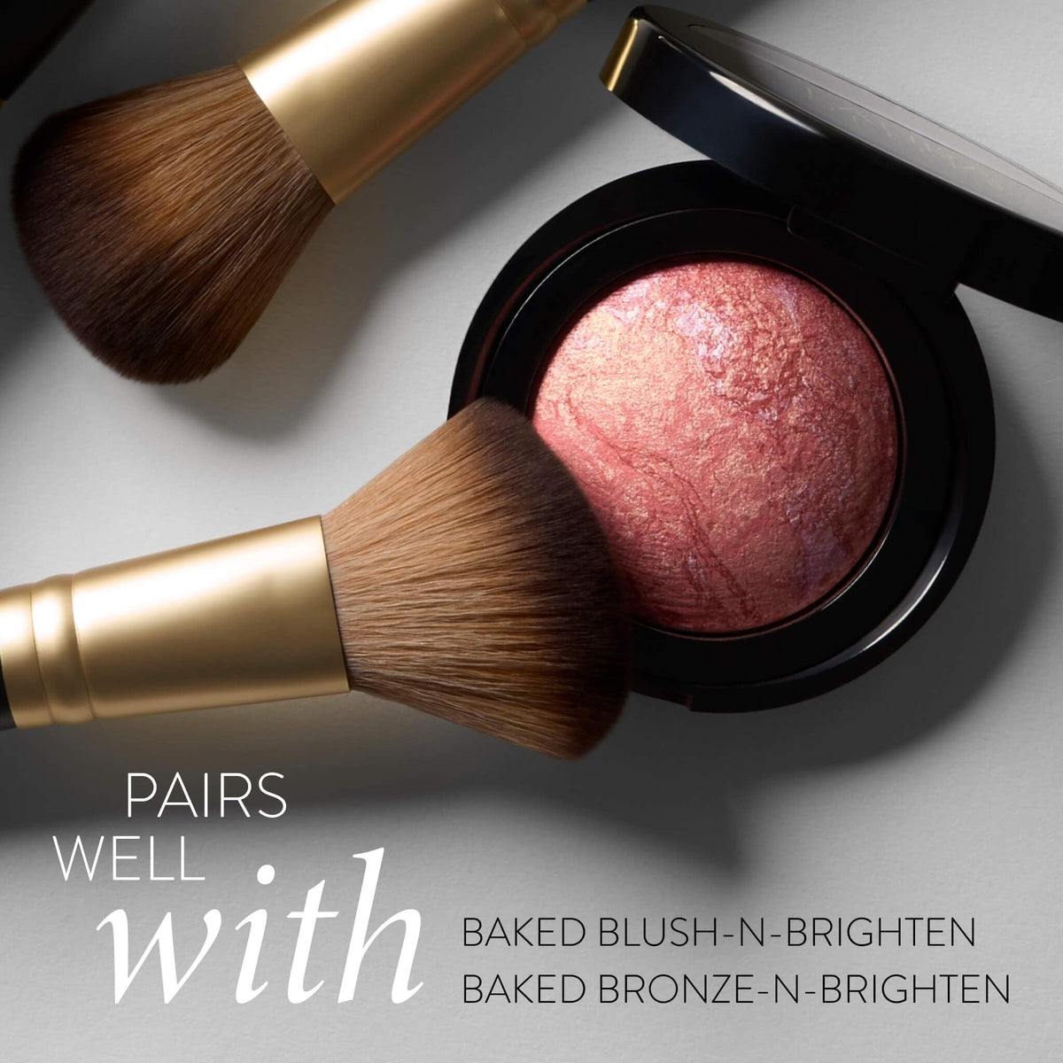 LAURA GELLER Dual-Ended Brush lifestyle scene