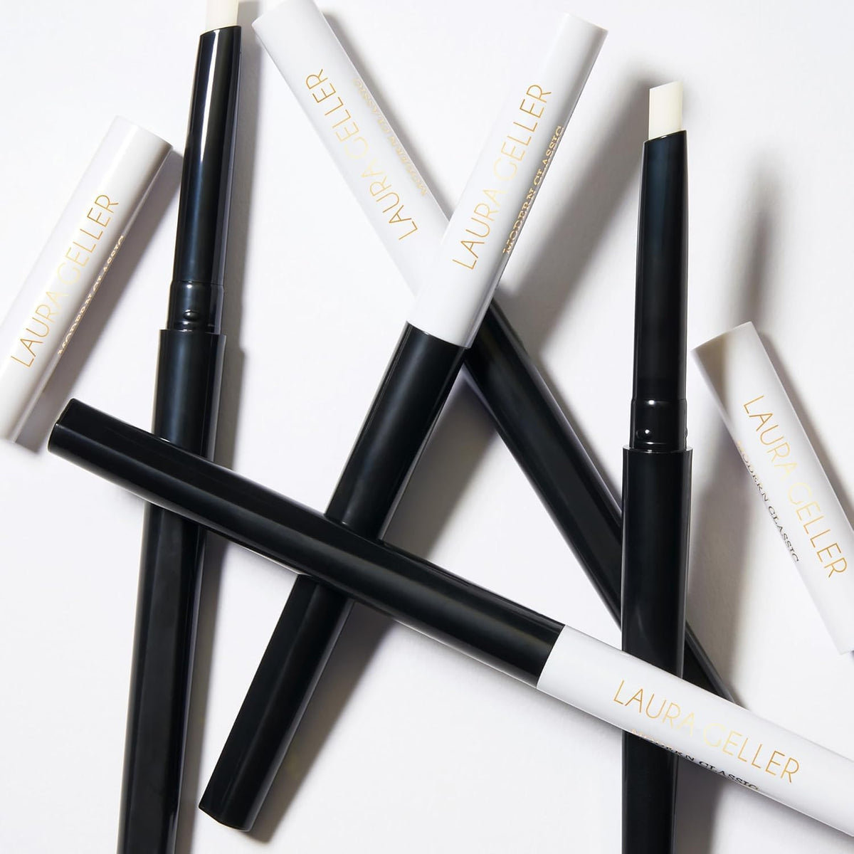 LAURA GELLER Invisible Lip Liner close-up of tip