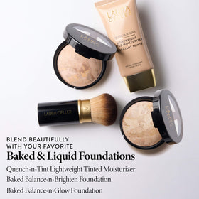 LAURA GELLER Kabuki Brush with blush application