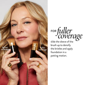 LAURA GELLER Kabuki Brush with powder foundation