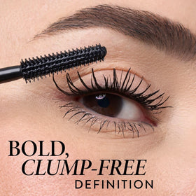 LAURA GELLER Kajal Longwear Mascara in use