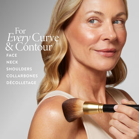 LAURA GELLER NEW YORK Classic Bronzer Brush bristles close-up