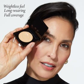 LAURA GELLER NEW YORK Full Coverage Concealer Deep texture on skin