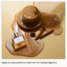 Le Monde Gourmand Chai Épicé Eau de Parfum lifestyle scene