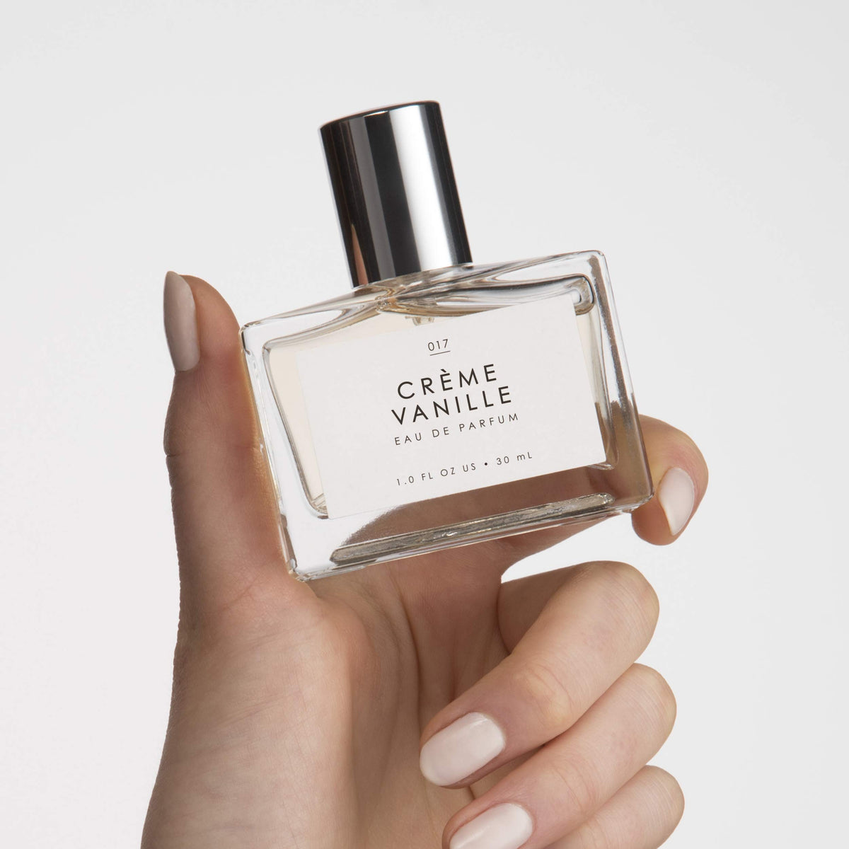 Le Monde Gourmand Crème Vanille Eau de Parfum 30ml close-up of sprayer