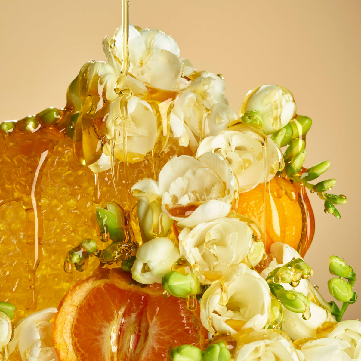 Le Monde Gourmand Miel Bébé Eau de Parfum in a lifestyle setting