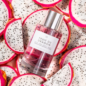 Le Monde Gourmand mist applied on hair and skin