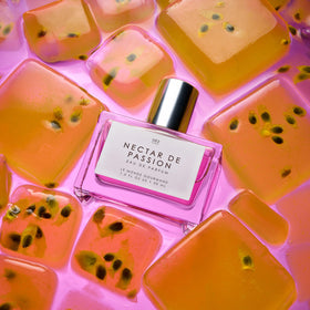 Le Monde Gourmand Nectar de Passion Eau de Parfum 30ml lifestyle scene