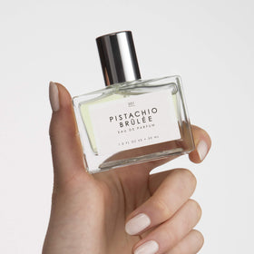 Le Monde Gourmand Pistachio Brûlée Eau de Parfum 30ml close-up of label