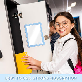 Leinuosen locker mirror in a bag for portable use