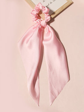LFOUVRE hair accessories displayed on a vanity