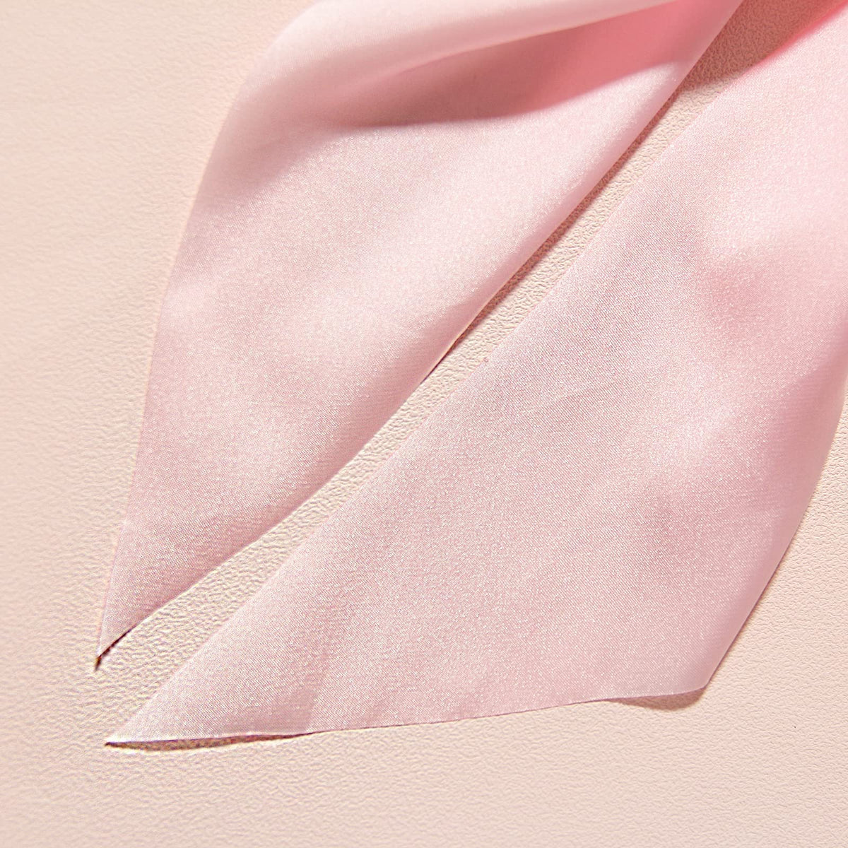 LFOUVRE pink hair scarf scrunchie in use