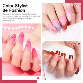 Lifestyle image of COSCELIA gel nails on hands