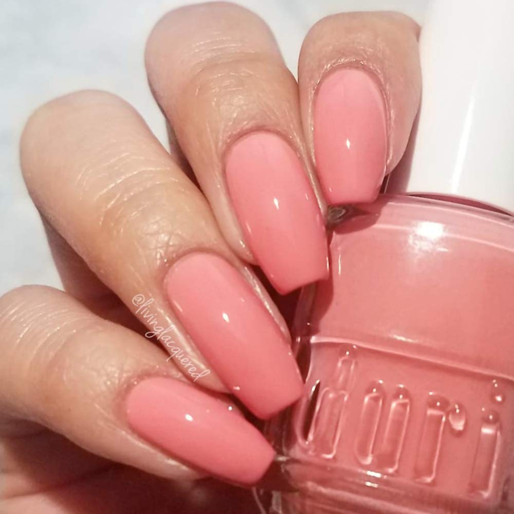 Lifestyle image of Duri Nail Bundle with manicure tools
